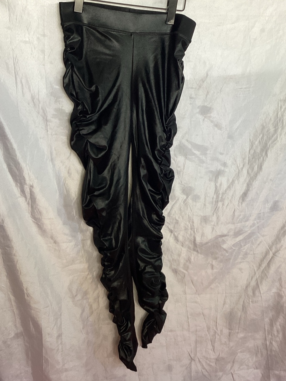 Alo Black Ruched Satin Leggings - - Picture 3 of 12
